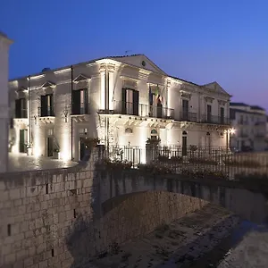 **** Hotel Novecento Italia